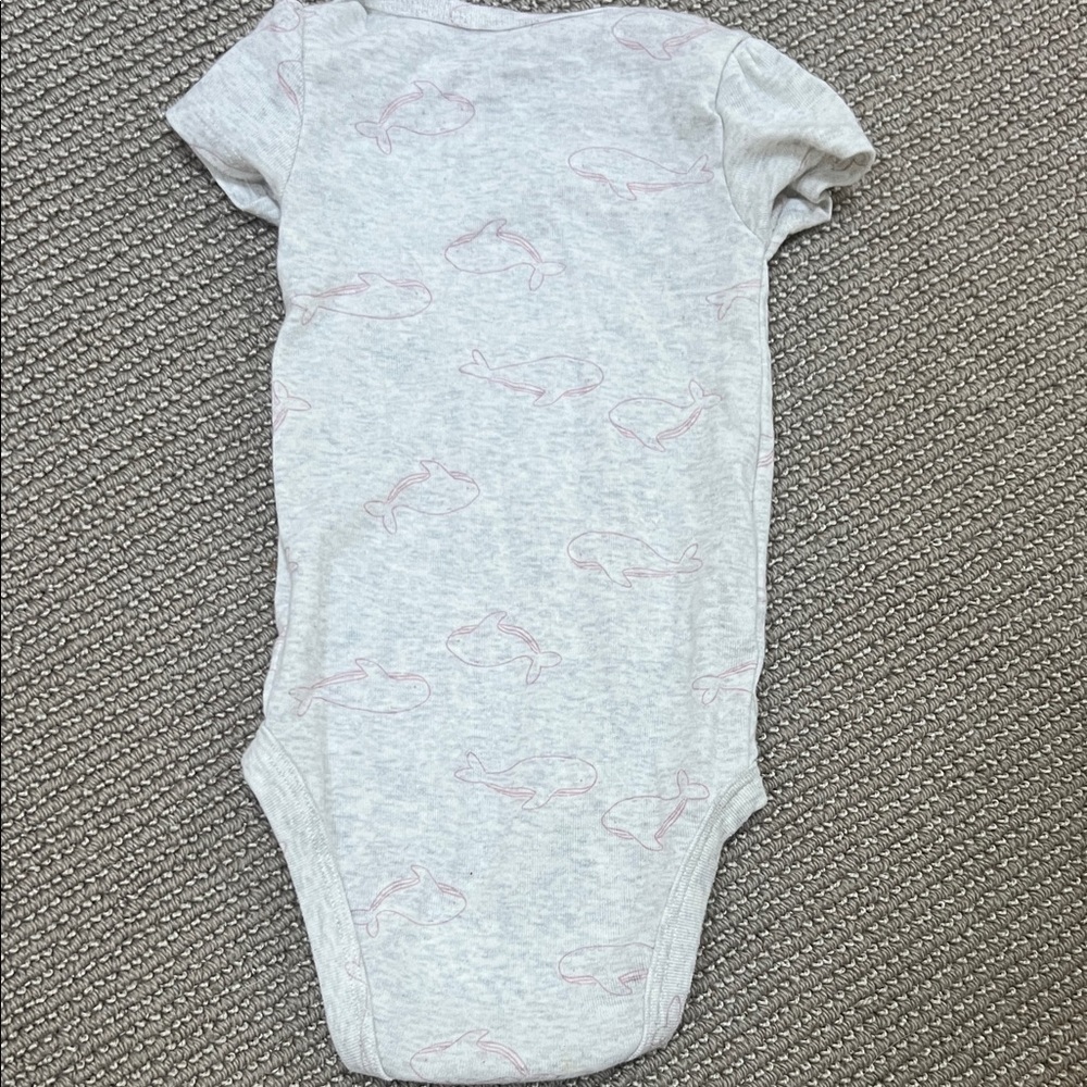 Carter's 6m onsie with Pink whales - Picture 5 of 5